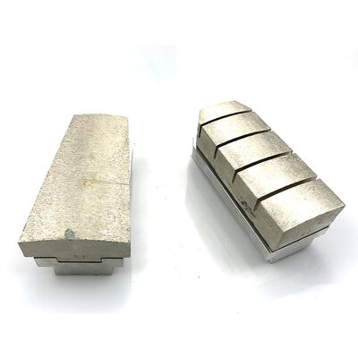 Abrasif pour le meulage et le polissage de grès granitique